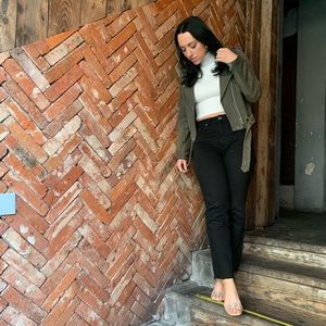 Meet your Posher, Noelle